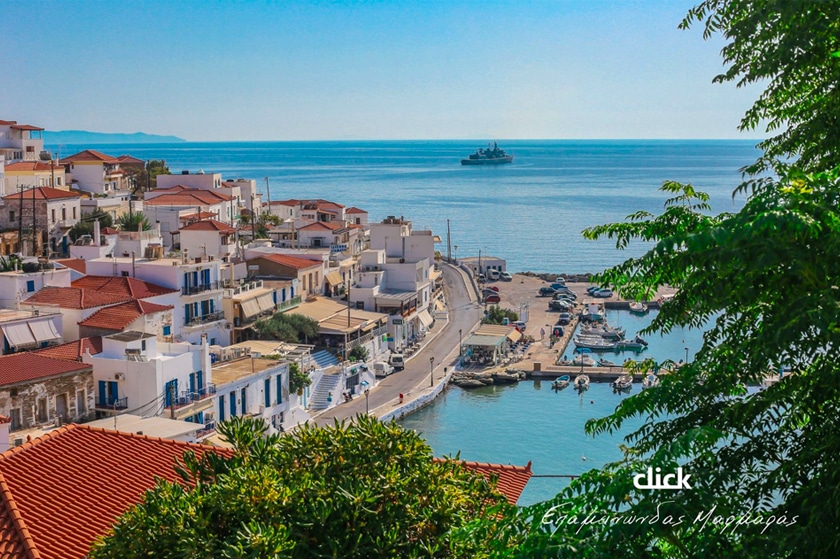 Άποψη από το Μπατσί στην Άνδρο